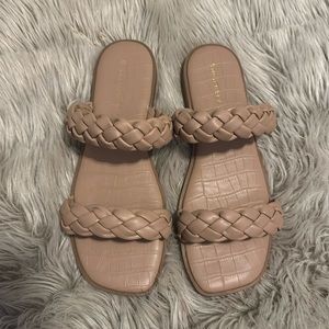 Sincerely Jules Tan Sandals Size 9